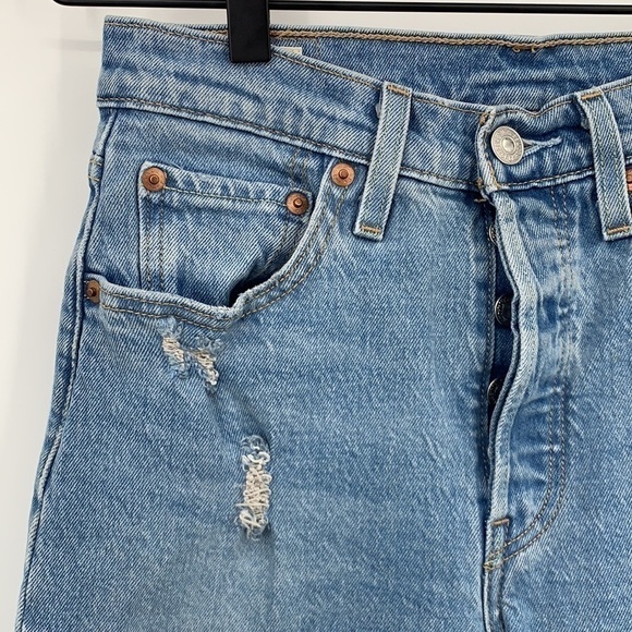 Levi's Classic 501 Skinny Denim Jeans in Light Blue Wash - Picture 7 of 16